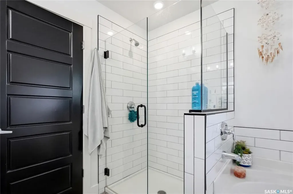 3220 11th Street Saskatoon SK S7M 5M4