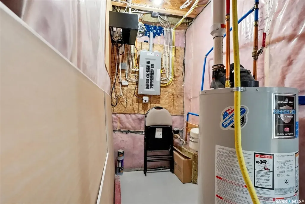 3220 11th Street Saskatoon SK S7M 5M4