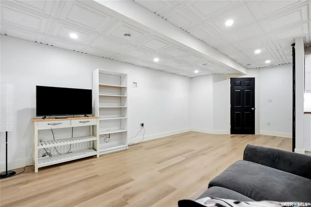 3220 11th Street Saskatoon SK S7M 5M4