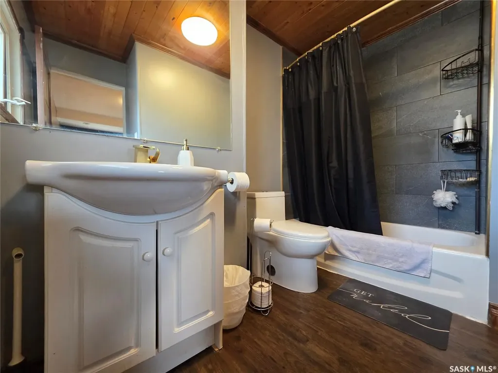 227 10th Avenue NW Swift Current SK S9H 1B4