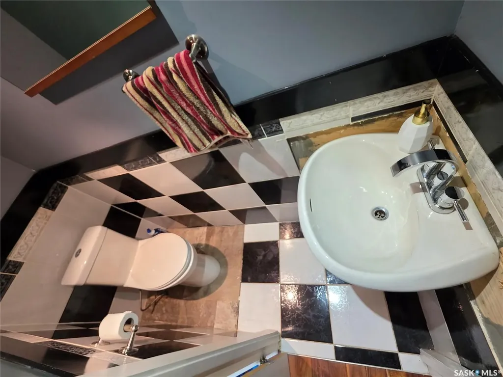 227 10th Avenue NW Swift Current SK S9H 1B4