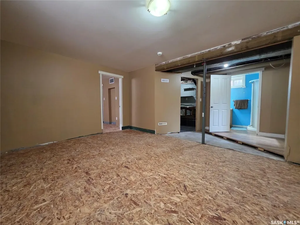227 10th Avenue NW Swift Current SK S9H 1B4