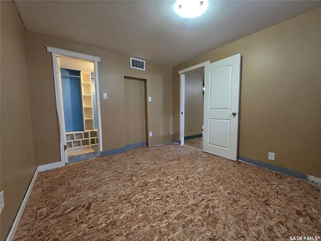 227 10th Avenue NW Swift Current SK S9H 1B4