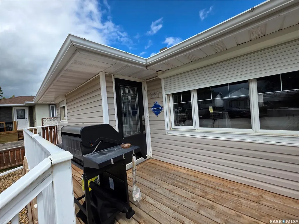 227 10th Avenue NW Swift Current SK S9H 1B4