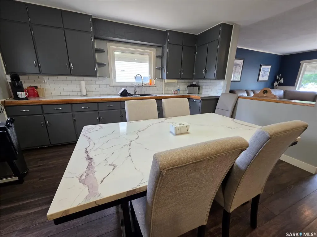 227 10th Avenue NW Swift Current SK S9H 1B4