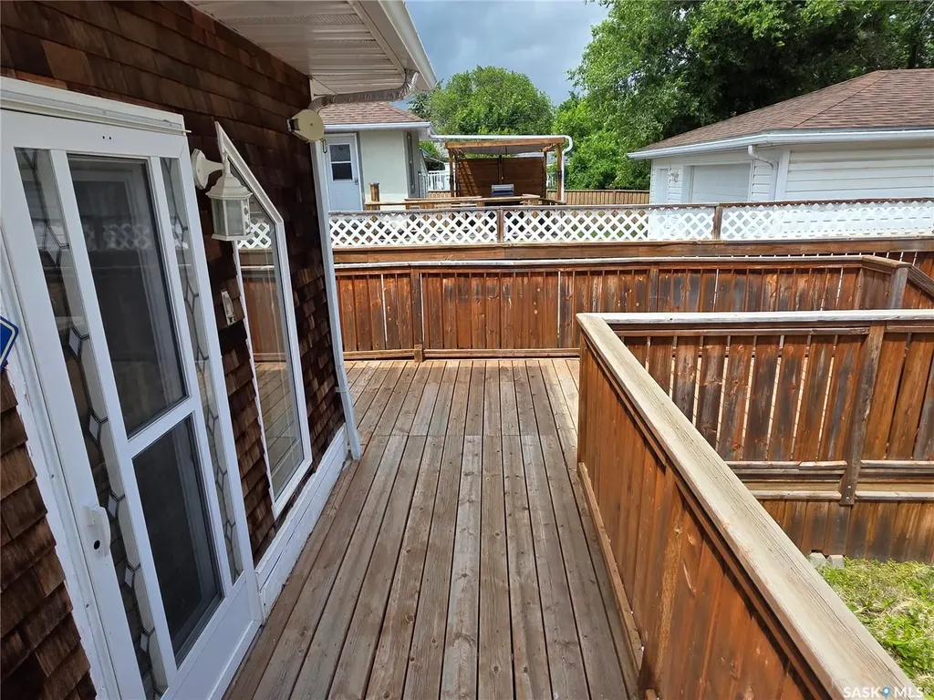 227 10th Avenue NW Swift Current SK S9H 1B4