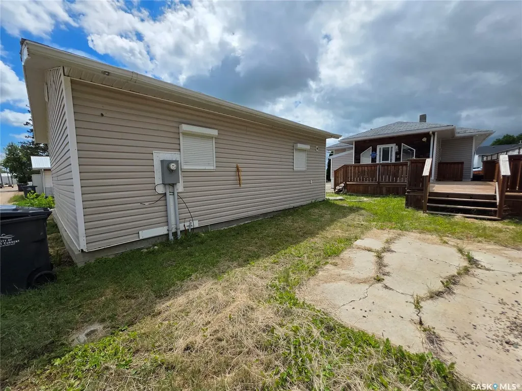 227 10th Avenue NW Swift Current SK S9H 1B4
