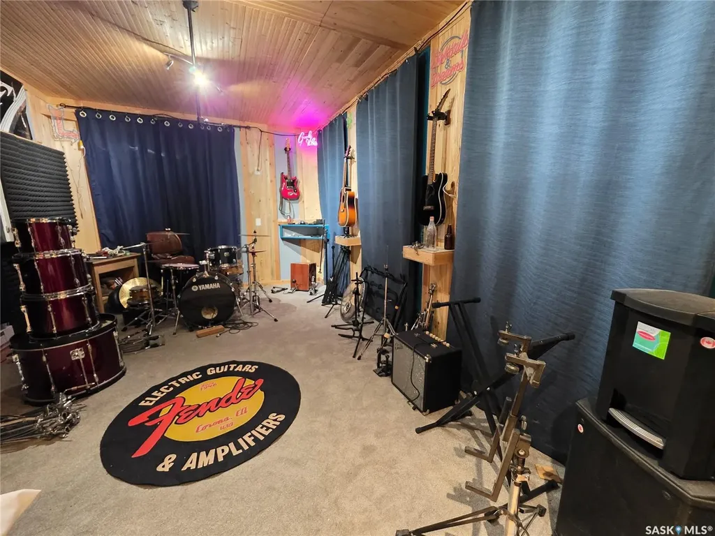 227 10th Avenue NW Swift Current SK S9H 1B4