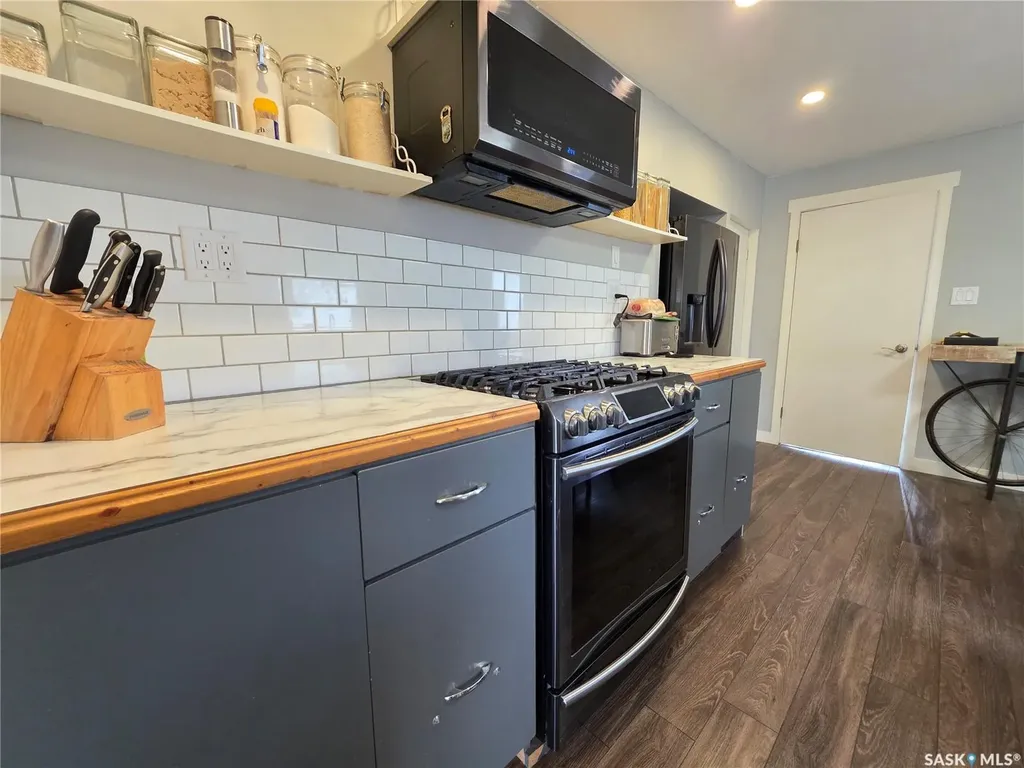 227 10th Avenue NW Swift Current SK S9H 1B4