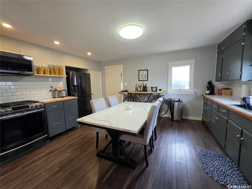 227 10th Avenue NW Swift Current SK S9H 1B4