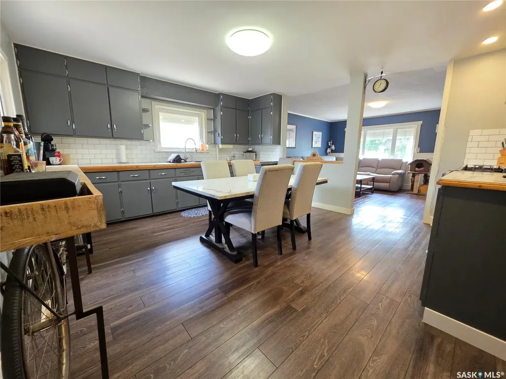 227 10th Avenue NW Swift Current SK S9H 1B4