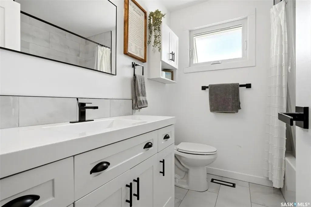 58 Norwood Crescent Regina SK S4R 0A1