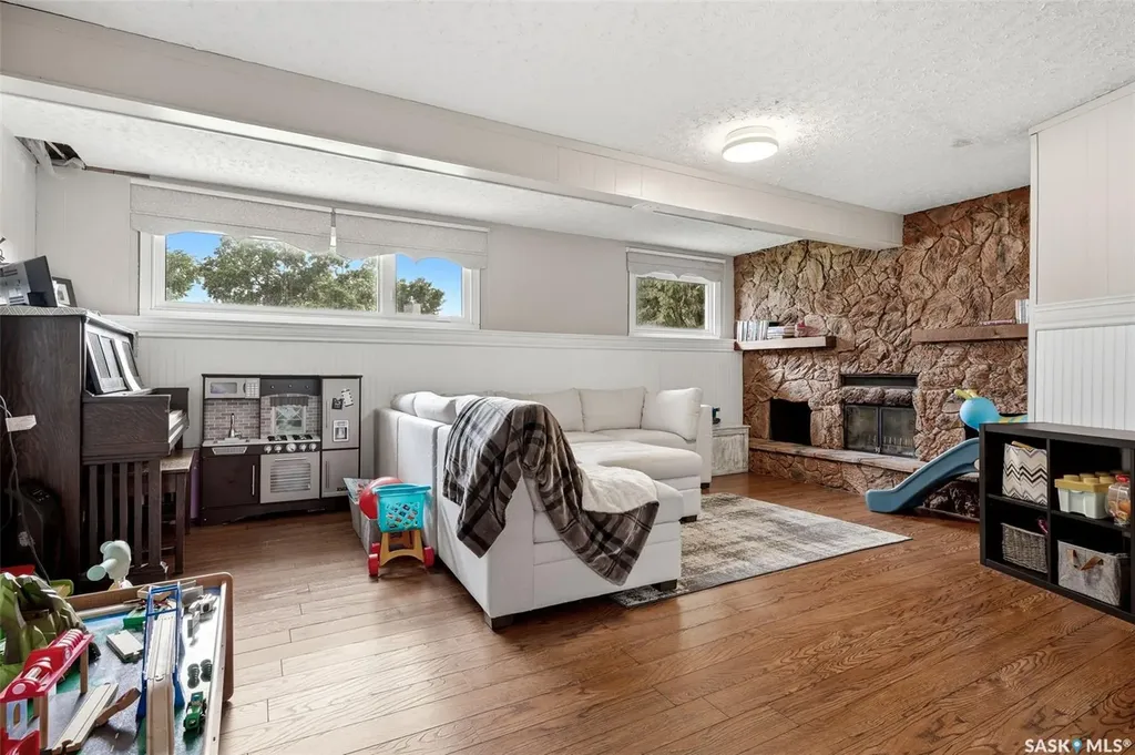 58 Norwood Crescent Regina SK S4R 0A1