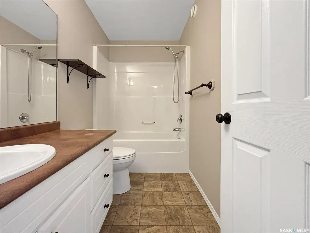 2955 Mcclocklin Road Saskatoon SK S7R 0A1