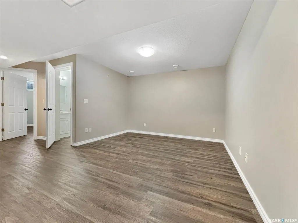 2955 Mcclocklin Road Saskatoon SK S7R 0A1