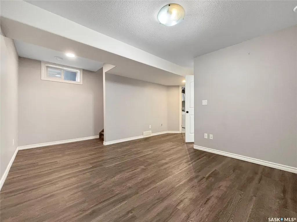 2955 Mcclocklin Road Saskatoon SK S7R 0A1