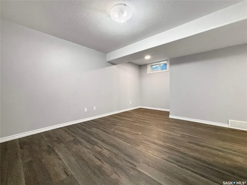 2955 Mcclocklin Road Saskatoon SK S7R 0A1