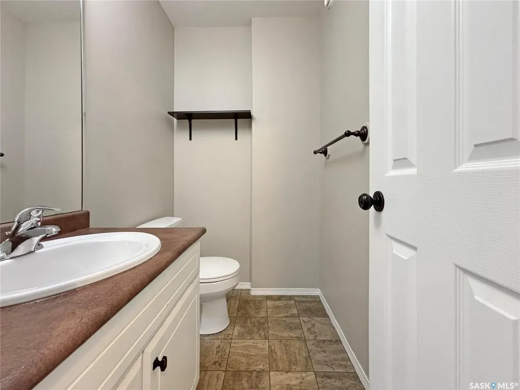 2955 Mcclocklin Road Saskatoon SK S7R 0A1
