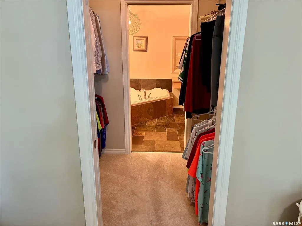 10170 Wascana Estates Regina SK S4V 3E5
