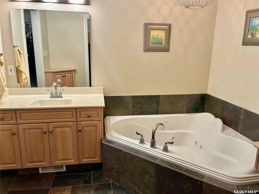 10170 Wascana Estates Regina SK S4V 3E5