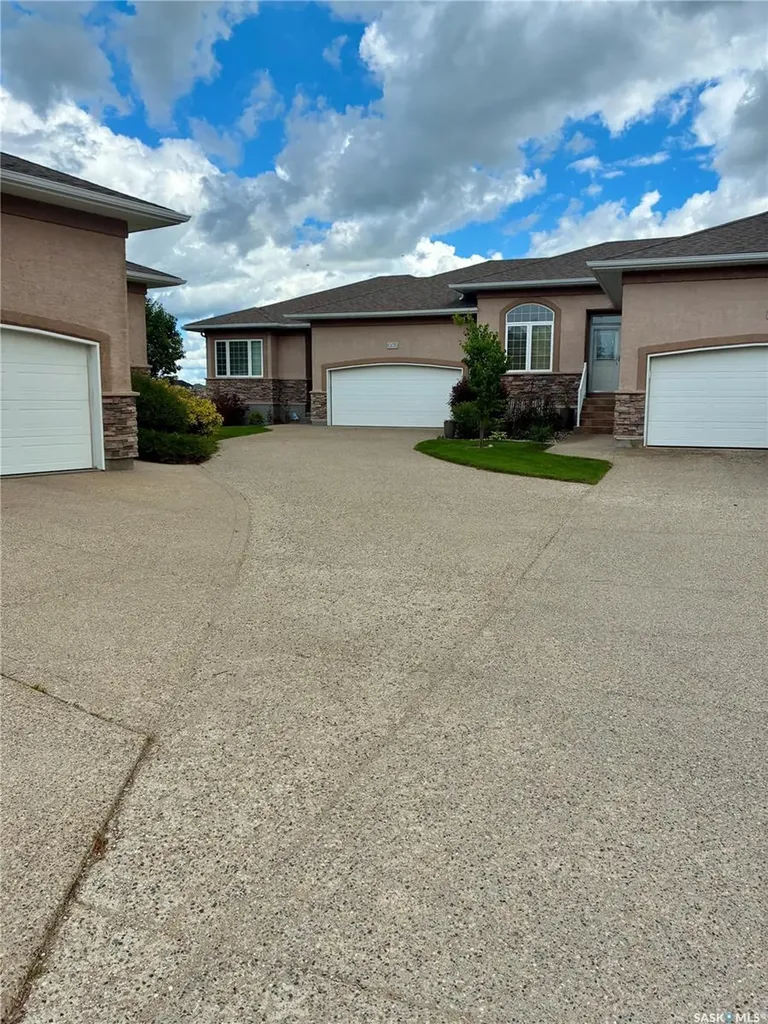 10170 Wascana Estates Regina SK S4V 3E5