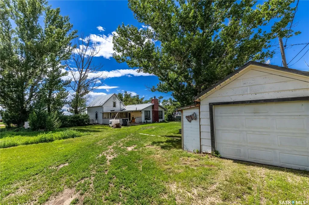 120 Crocus Avenue Briercrest SK S0H 0K0