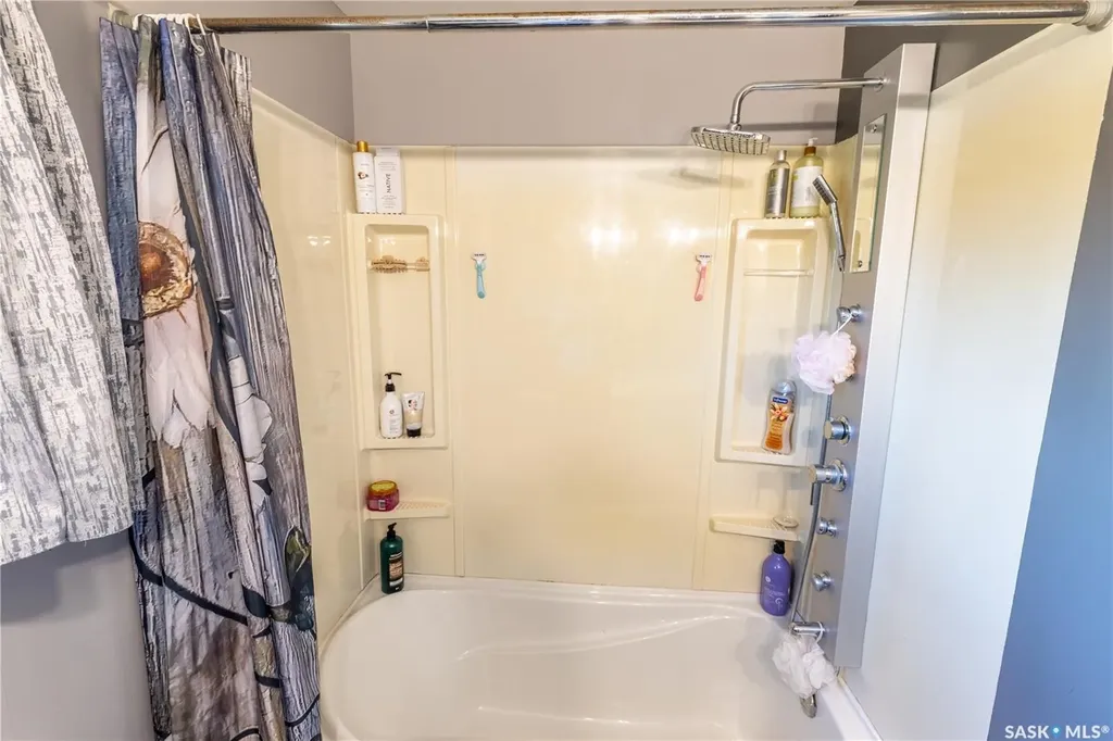 120 Crocus Avenue Briercrest SK S0H 0K0