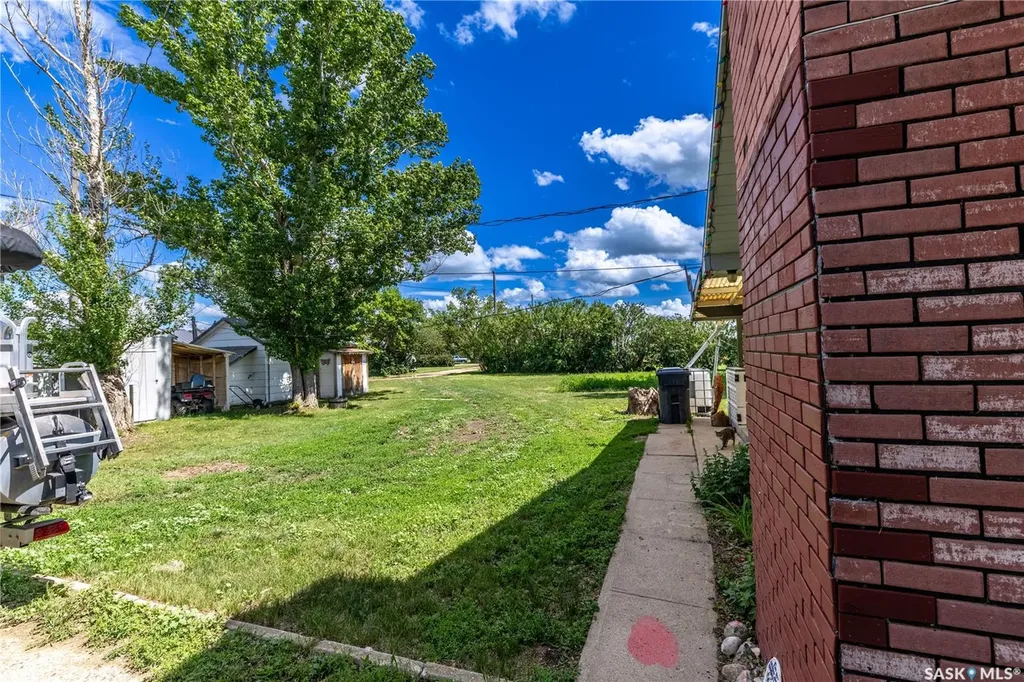 120 Crocus Avenue Briercrest SK S0H 0K0