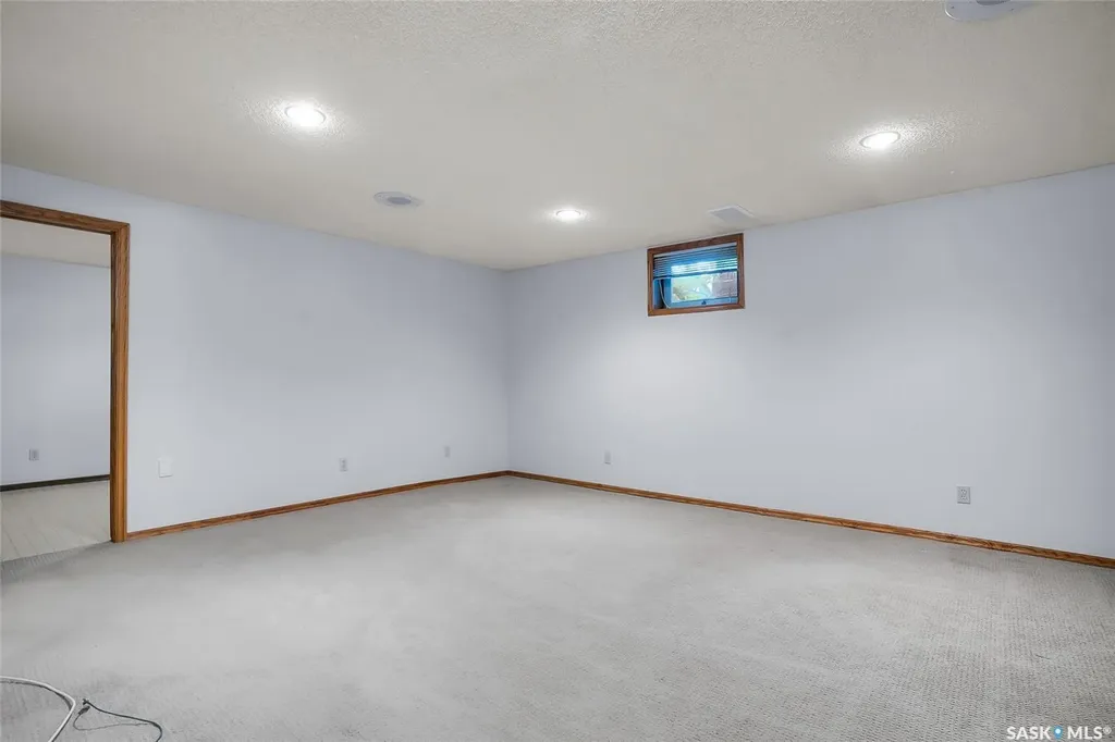 471 Wakabayashi Crescent Saskatoon SK S7K 7M6