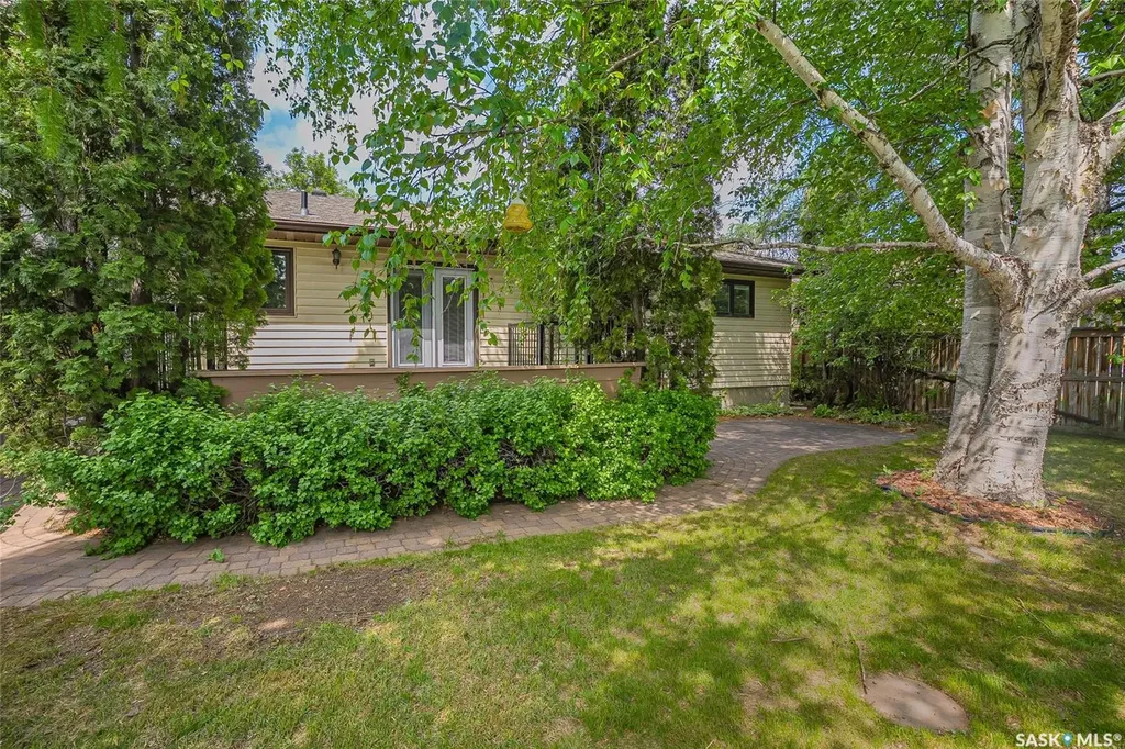 471 Wakabayashi Crescent Saskatoon SK S7K 7M6