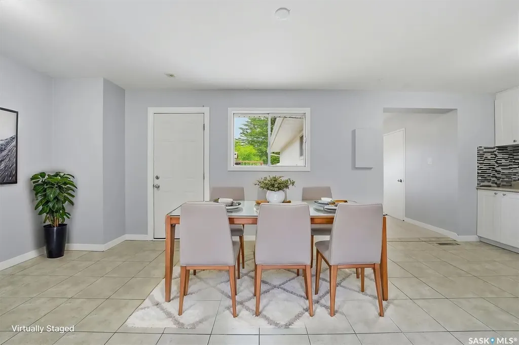 514 V Avenue S Saskatoon SK S7M 3E9