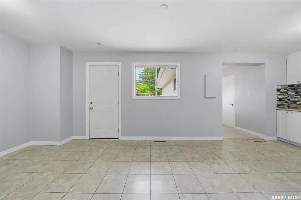 514 V Avenue S Saskatoon SK S7M 3E9