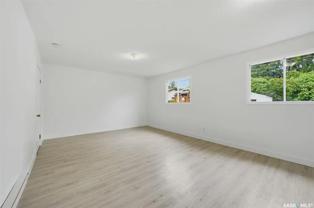 514 V Avenue S Saskatoon SK S7M 3E9