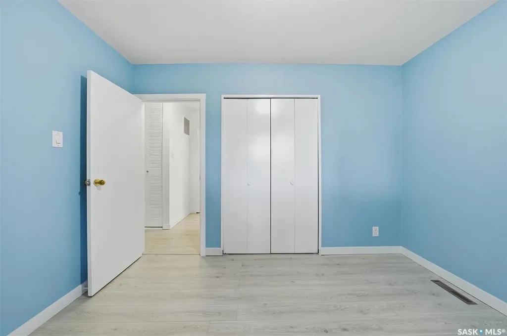 514 V Avenue S Saskatoon SK S7M 3E9