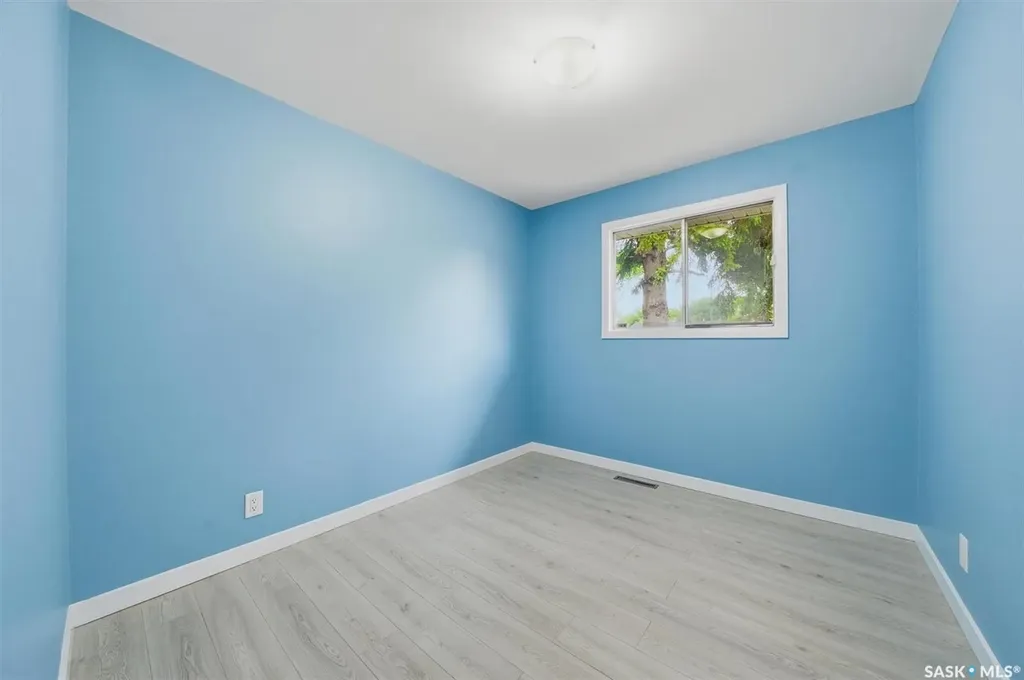 514 V Avenue S Saskatoon SK S7M 3E9