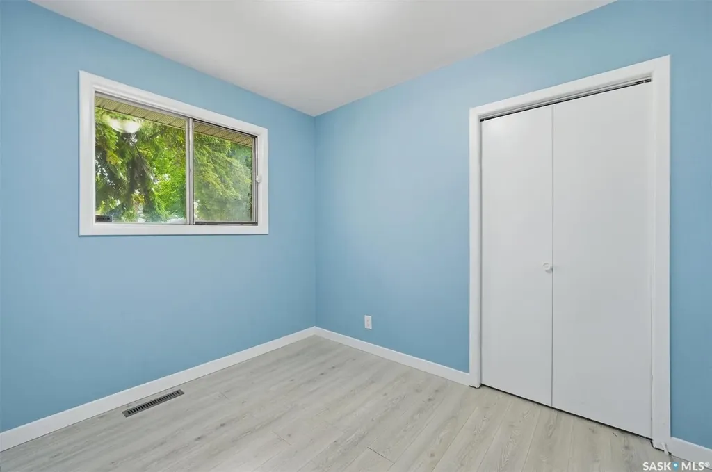 514 V Avenue S Saskatoon SK S7M 3E9