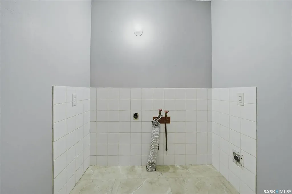 514 V Avenue S Saskatoon SK S7M 3E9