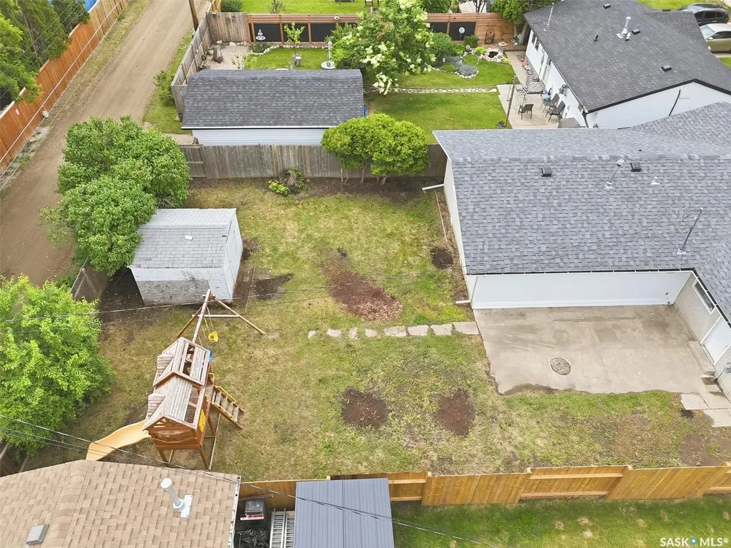 514 V Avenue S Saskatoon SK S7M 3E9
