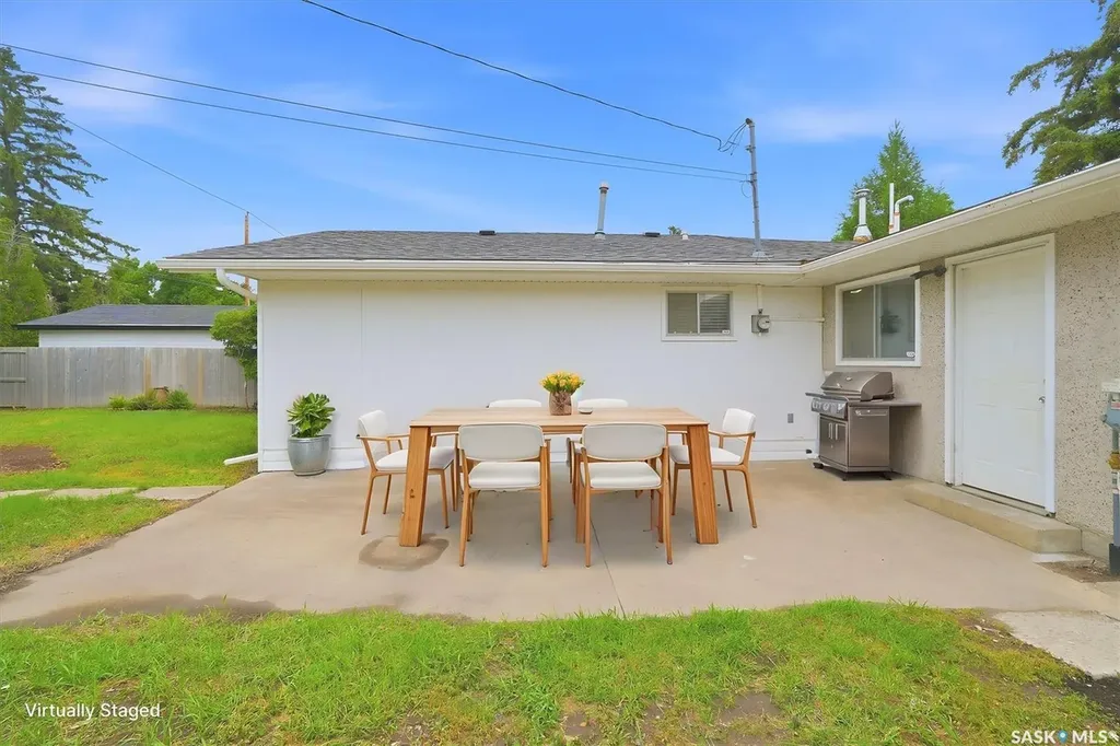 514 V Avenue S Saskatoon SK S7M 3E9