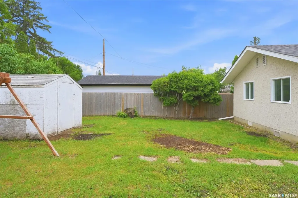 514 V Avenue S Saskatoon SK S7M 3E9