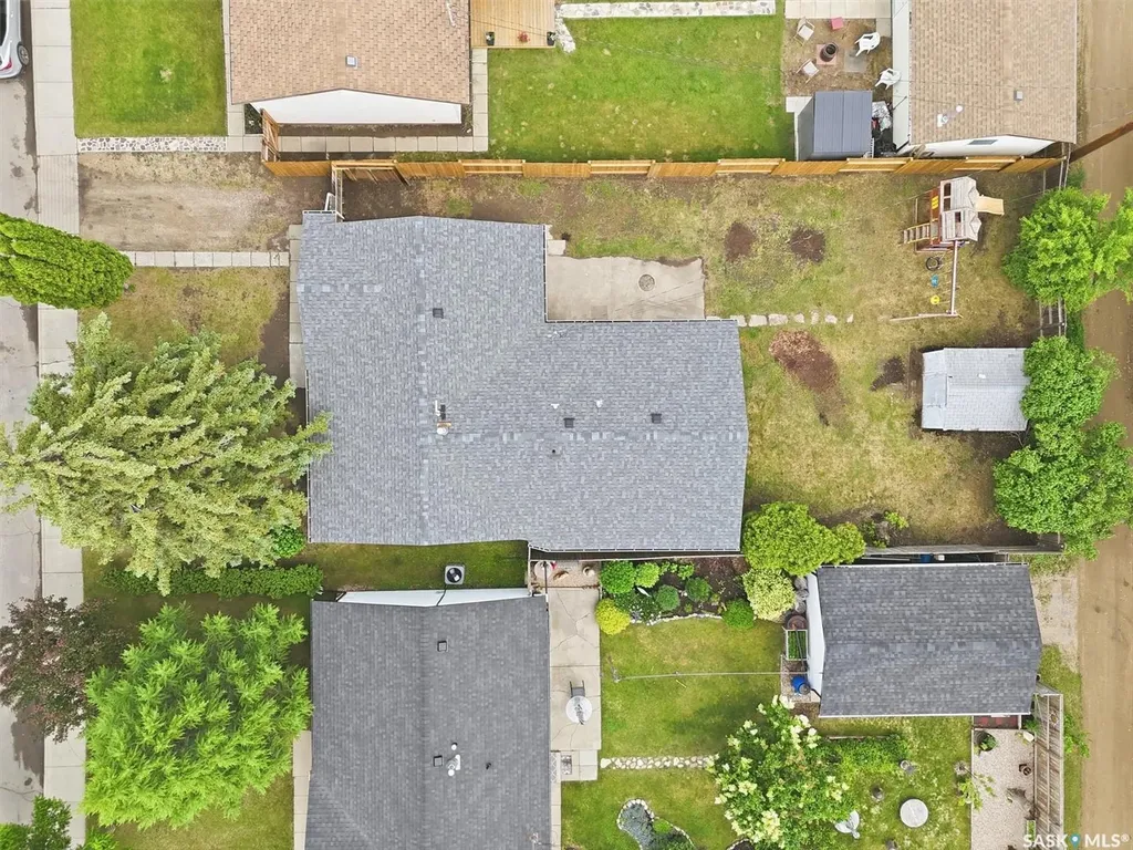 514 V Avenue S Saskatoon SK S7M 3E9