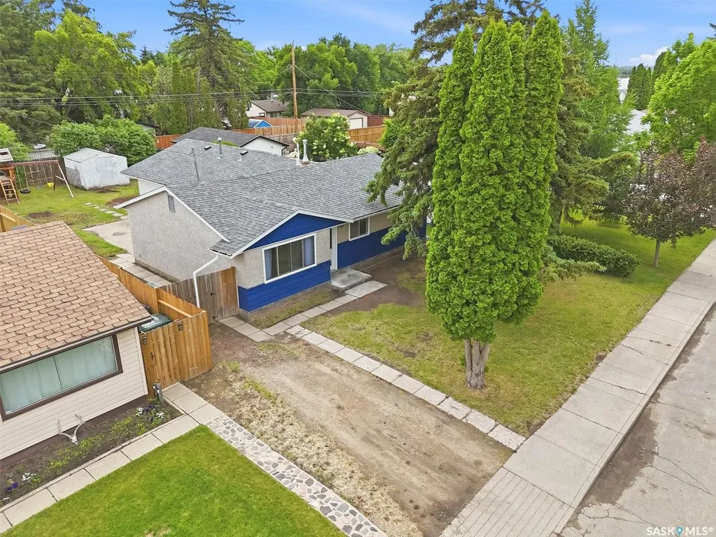 514 V Avenue S Saskatoon SK S7M 3E9