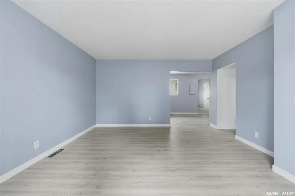 514 V Avenue S Saskatoon SK S7M 3E9