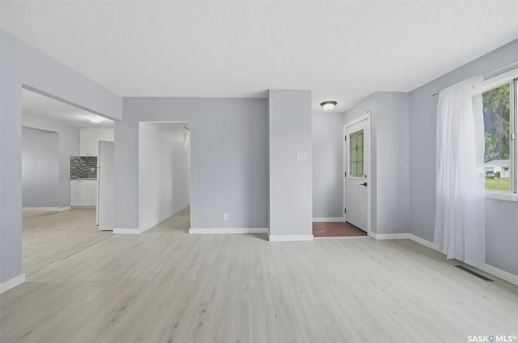 514 V Avenue S Saskatoon SK S7M 3E9
