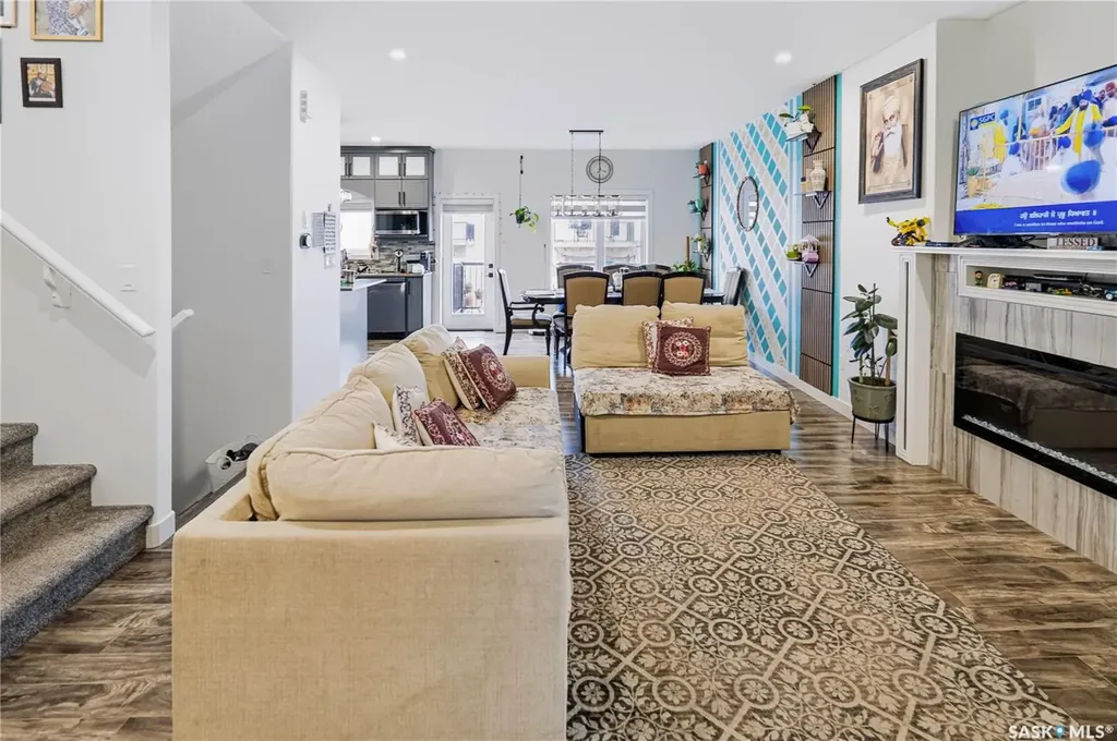 164 Thakur Street Saskatoon SK S7W 1C4