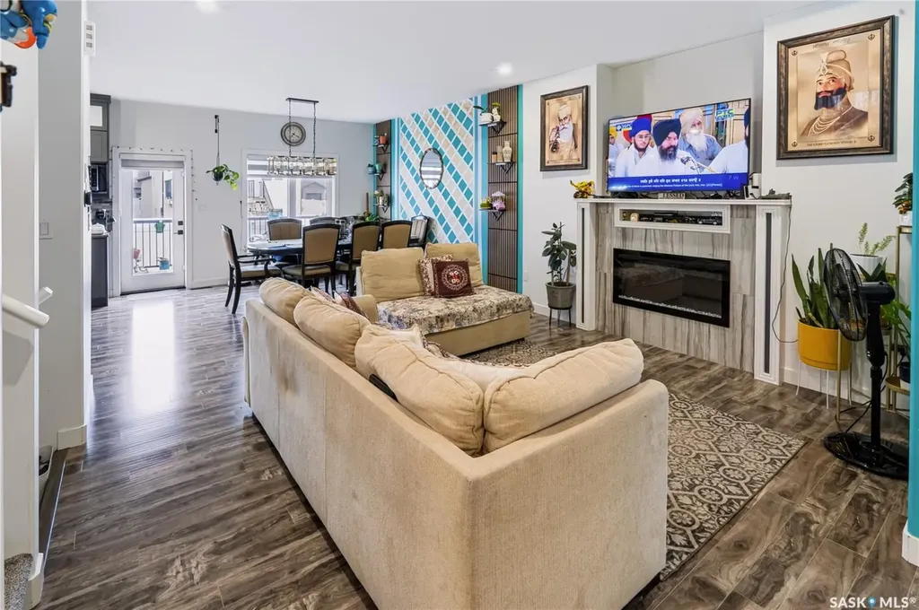 164 Thakur Street Saskatoon SK S7W 1C4