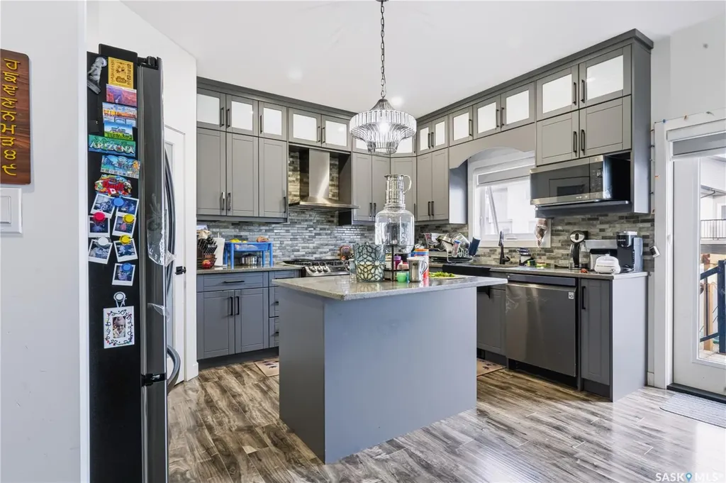 164 Thakur Street Saskatoon SK S7W 1C4