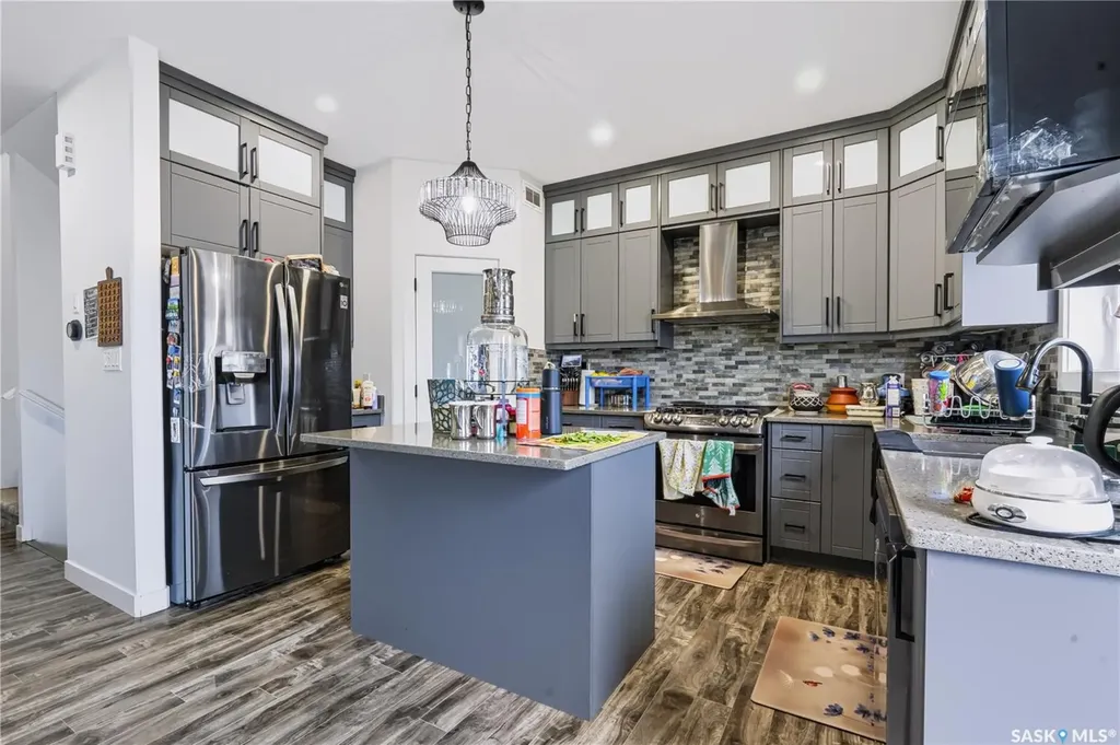 164 Thakur Street Saskatoon SK S7W 1C4