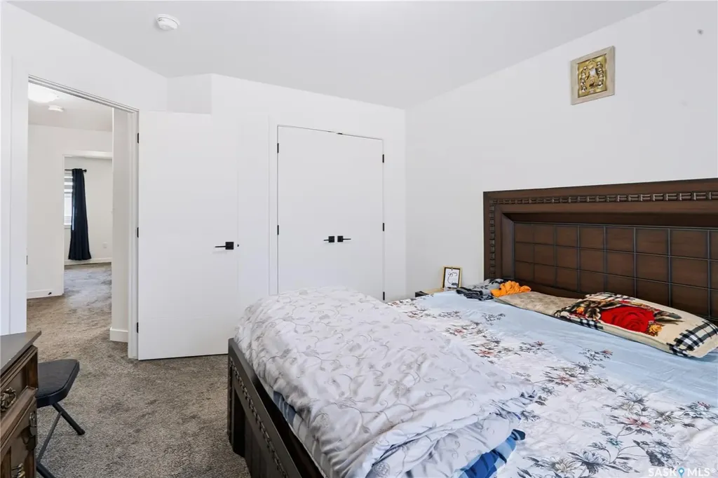 164 Thakur Street Saskatoon SK S7W 1C4