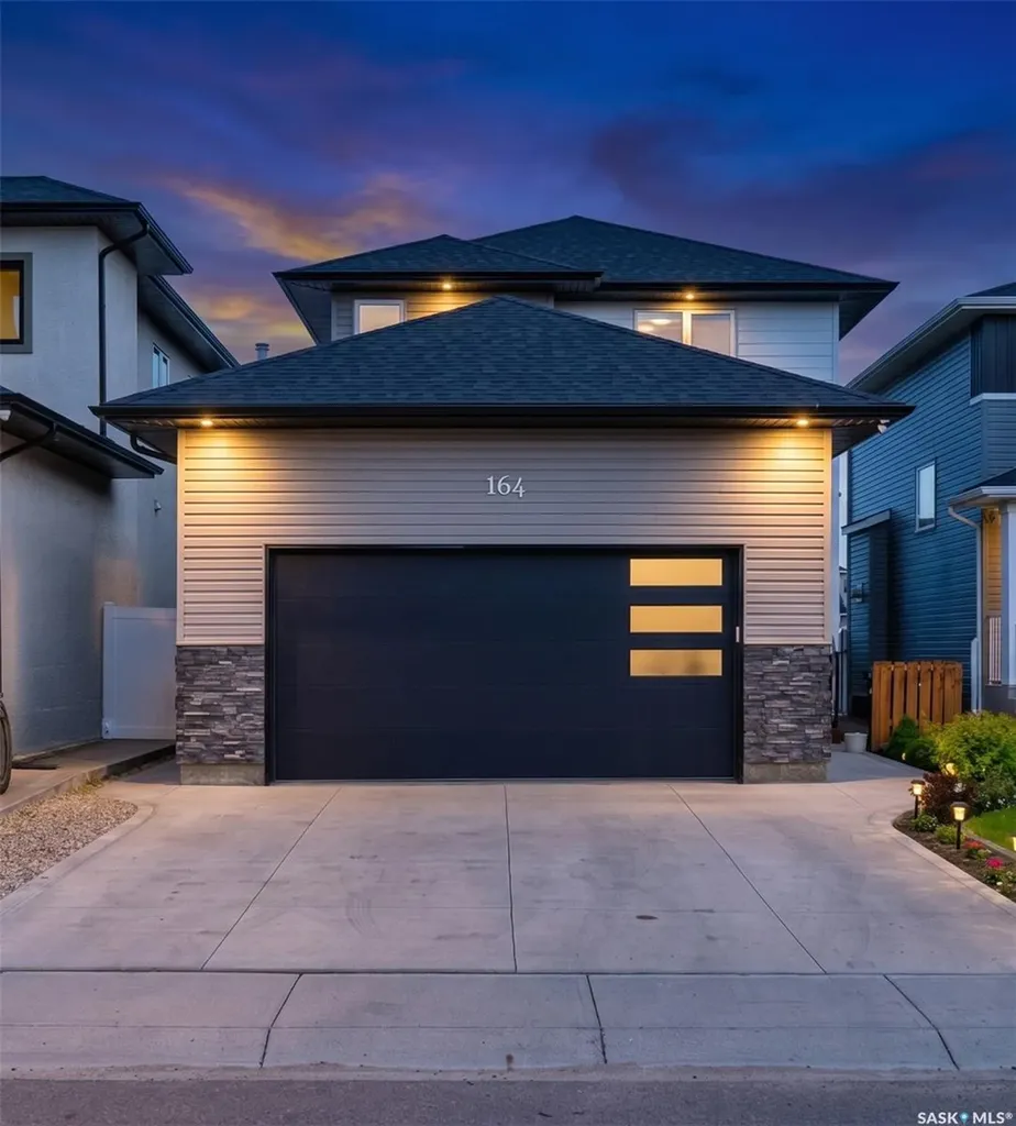 164 Thakur Street Saskatoon SK S7W 1C4